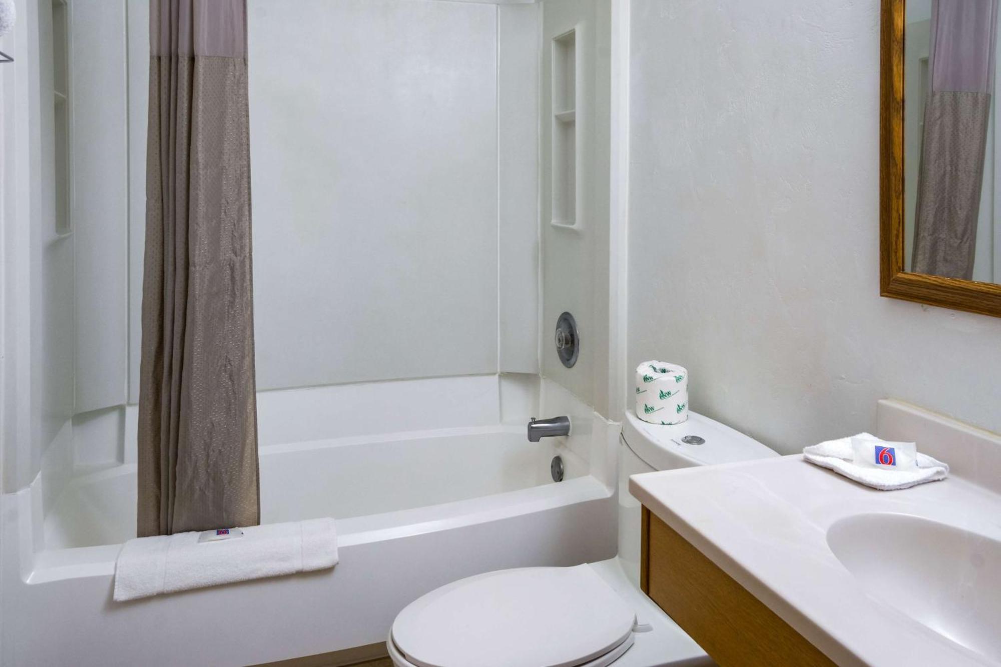 Motel 6-Wilsonville, Or - Portland Bagian luar foto
